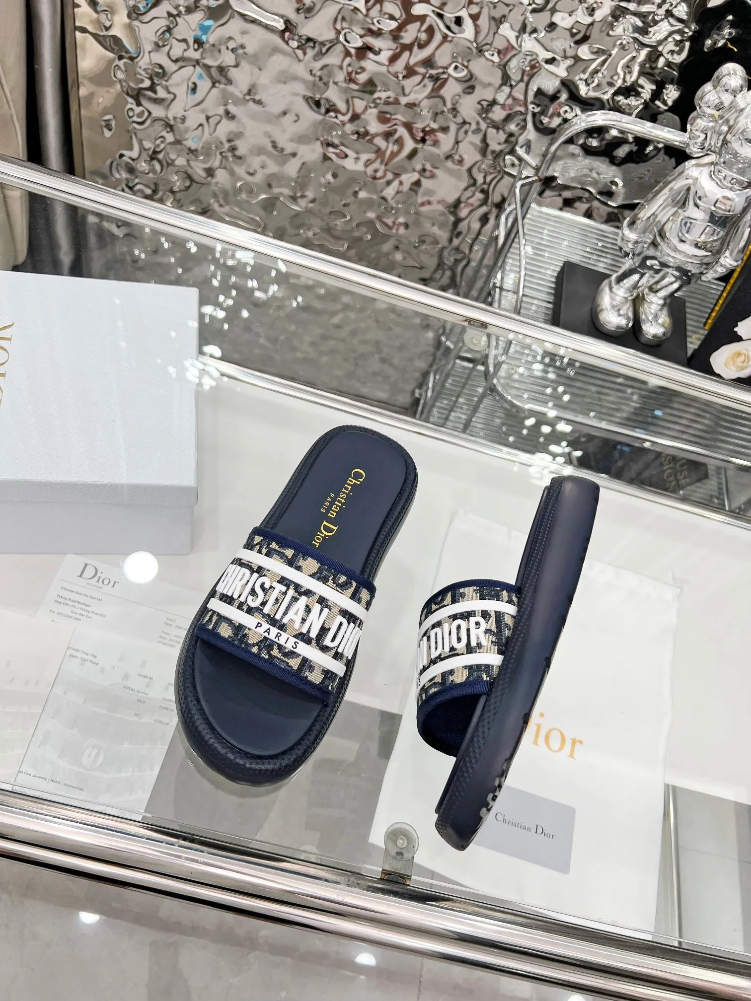 👟👟Ex-factory price 360👟👟 Dior Dior spring and summer catwalk newly upgraded sandal series classic thick-soled sandals original 1:1 development soft and delicate foot feel extremely comfortable versatile style original foam outsole 💝💝💝easy to control, 3 colors available, medium size 35-40 (41-42 customized)